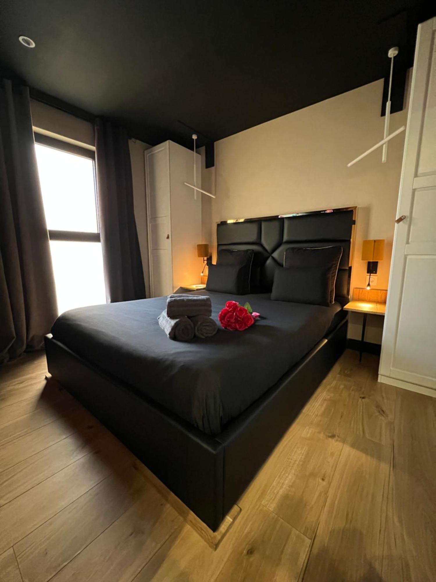 Les Suites De Stanislas Jacuzzi & Spa Nancy Esterno foto